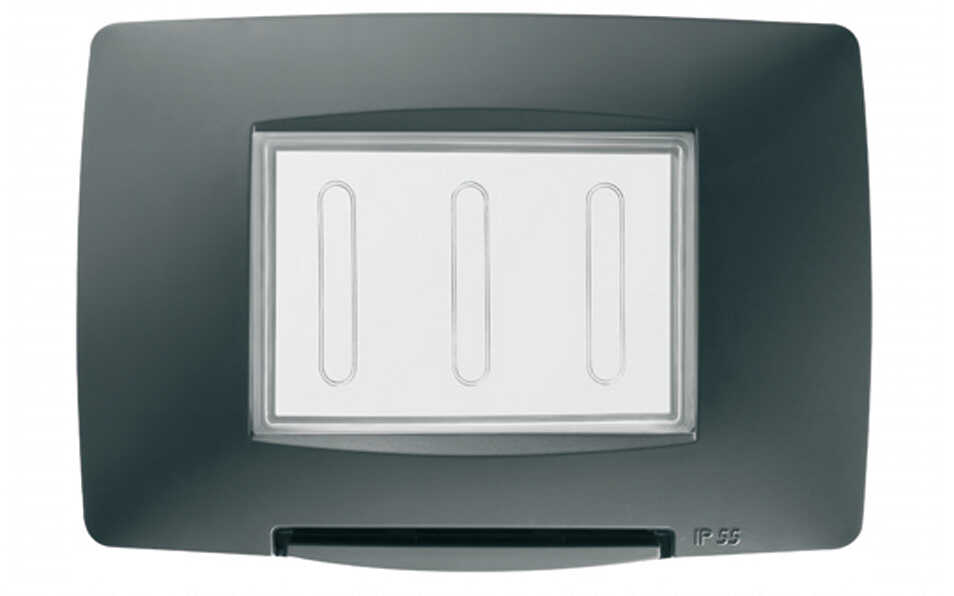 מסגרת שחורה 3 מודול מוגנת מים Gewiss Chorus GW16703TN IP55